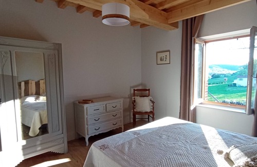 Saint-Martin-Lestra Bed & Breakfast | Bed and Breakfast 'Chambre Bois' with Shared Pool, Shared Terrace and Shared Garden