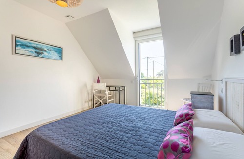 Moelan-sur-Mer Bed & Breakfast | Bed and Breakfast 'Cap À L'ouest' with Shared Terrace, Shared Garden and Wi-Fi