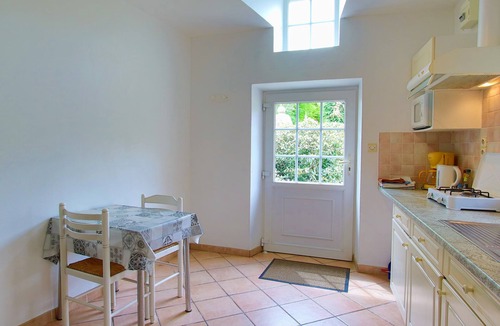 Bricquebosq Bed & Breakfast | Bed and Breakfast 'Chambre Lit Double' with Shared Garden and Wi-Fi