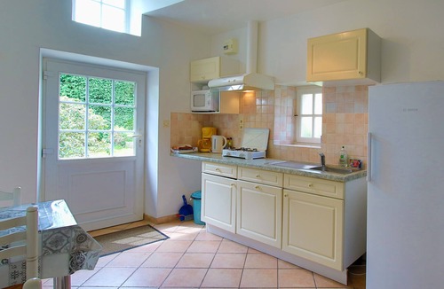 Bricquebosq Bed & Breakfast | Bed and Breakfast 'Chambre Lit Double' with Shared Garden and Wi-Fi