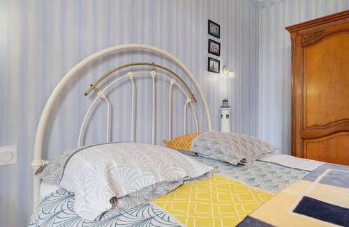Plouider Bed & Breakfast | Bed and Breakfast 'Chambres D'hôtes De Kersehen Bleue' with Shared Garden, Balcony and Wi-Fi
