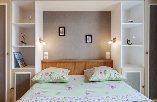 Plouider Bed & Breakfast | Bed and Breakfast 'Chambres D'hôtes De Kersehen Verte' with Shared Garden, Balcony and Wi-Fi