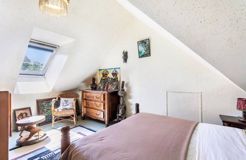 Lanloup Bed & Breakfast | Bed and Breakfast 'Chambre Africa' with Shared Terrace, Shared Garden and Wi-Fi