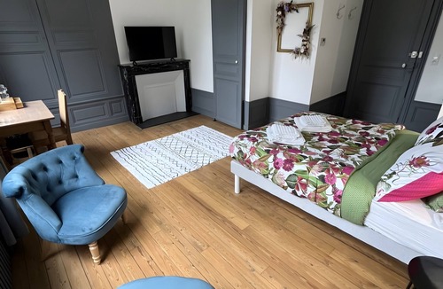 Joze Bed & Breakfast | Bed and Breakfast 'Chambre D'hôte 1' with Shared Terrace, Wi-Fi and Air Conditioning