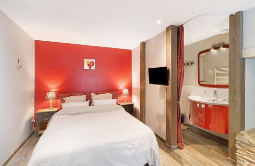 Thiviers Bed & Breakfast | Bed and Breakfast “Domaine de la Sablière” with Shared Terrace, Wi-Fi, and Air Conditioning