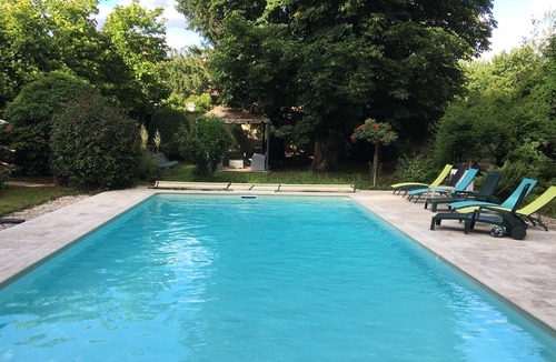 Saint-Fargeau House | bed and breakfast with swimming pool, "the workshop"
