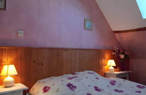 Courcemont Bed & Breakfast | Bed and Breakfast 'La Rivetière - Chambre Les Rouges' with Shared Terrace, Shared Garden and Wi-Fi