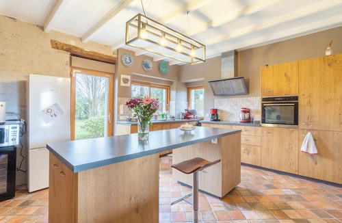Concarneau Bed & Breakfast | Bed and Breakfast 'Madame De Maintenon' with Shared Terrace, Shared Garden and Wi-Fi