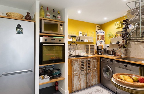 Ennezat Bed & Breakfast | Bed and Breakfast 'Terracota' with Shared Terrace, Shared Garden and Wi-Fi