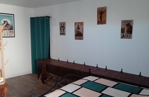 Chantelle Bed & Breakfast | BEDROOM with separate entrance, Pte terrace, Carport. Mini 2nights. Pets ok