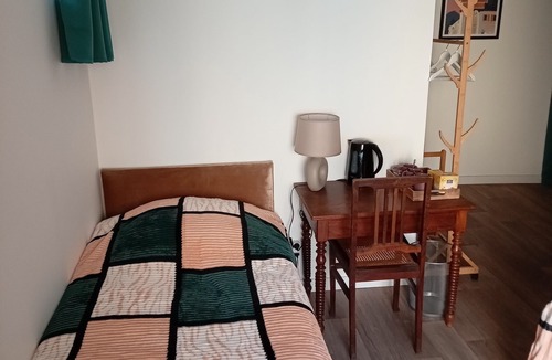 Chantelle Bed & Breakfast | BEDROOM with separate entrance, Pte terrace, Carport. Mini 2nights. Pets ok