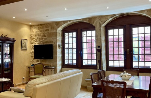 Charlieu Apartment | Bel Appartement en Duplex Centre Ville Charlieu Proximité Tous Commerces