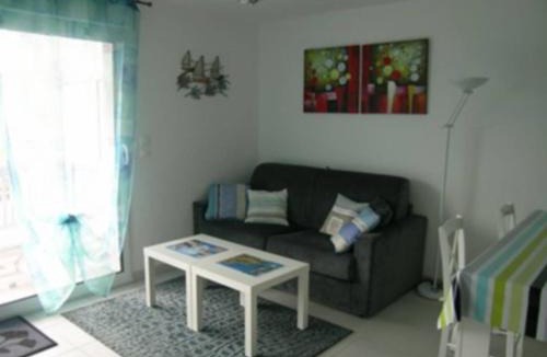 Etel Apartment | Bel appartement moderne avec balcon proche plage et port d'Étel - FR-1-479-59