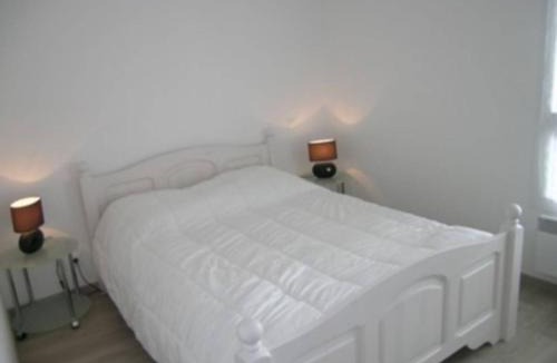 Etel Apartment | Bel appartement moderne avec balcon proche plage et port d'Étel - FR-1-479-59