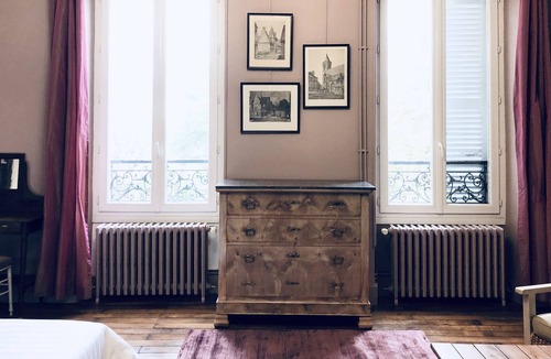 Bourges House | Belle Époque villa 500m from the cathedral, marshes.