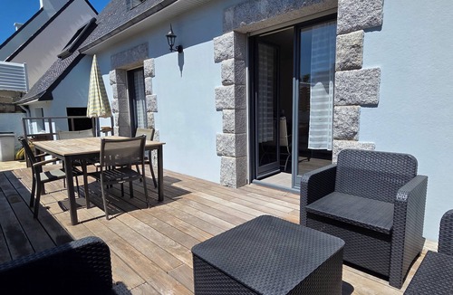 Nevez House | Belle Maison Lumineuse Avec Jardin Clos au Centre de Nevez - 500m des Commerces