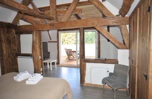 Pommeuse Bed & Breakfast | Bergerie du Château de Pommeuse Modular gîte with 3 to 5 rooms, 8 to 12 guests