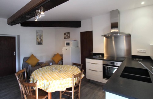 Juxue House | BEROKIA RIGHT - JUXUE