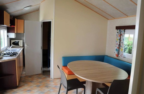 Muzillac House | Berric STANDARD Mobile Home, 27 m² (2 bedrooms) + Covered Terrace + TV, sleeps 5