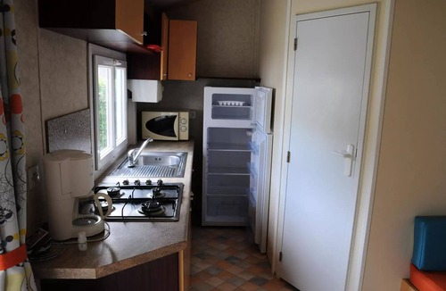 Muzillac House | Berric STANDARD Mobile Home, 27 m² (2 bedrooms) + Covered Terrace + TV, sleeps 5