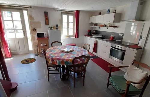 Prechac Cottage | Between Landes and Sauternes, a cosy gîte!