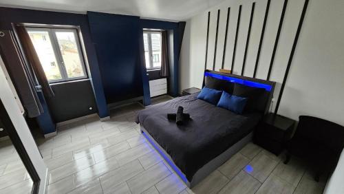 Drancy Apartment | Blue Duplex Proche Paris & Stade De France