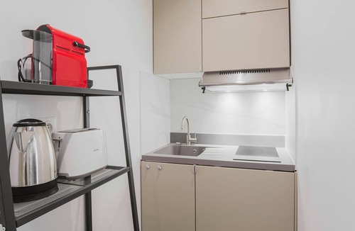 5th Arrondissement Apartment | Blueground | Jardin, elevator & w/d, nr Panthéon