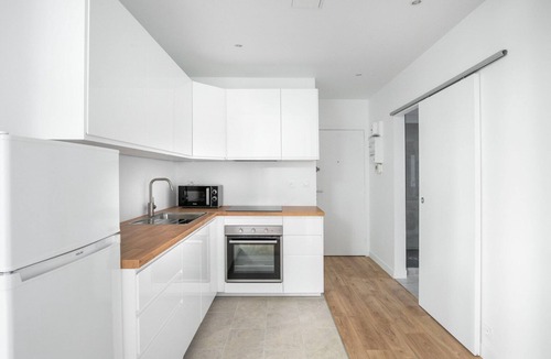 8th Arrondissement Apartment | Blueground | Miromesnil, nr offices & Monceau Park