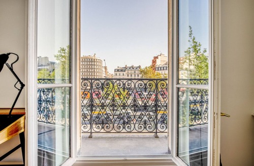 Neuilly-sur-Seine Apartment | Blueground | Neuilly, balcony, nr gardens & shops