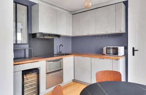 Quartier de la Porte-Saint-Denis Apartment | Blueground | Porte-Saint-Denis, view, nr Canal