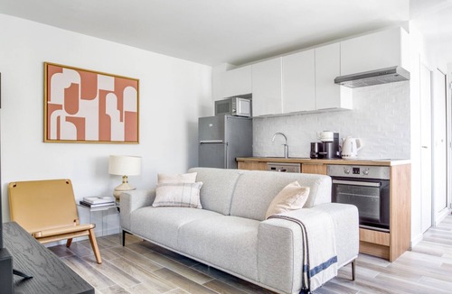 8th Arrondissement Apartment | Blueground | Saint Philippe du Roule, nr palace