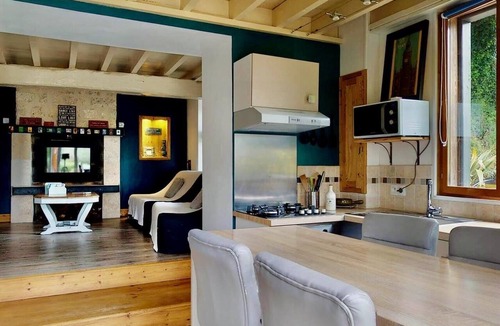 Tamerville Cottage | Boulangerie 6 people : jacuzzi, sauna, 15 min sea