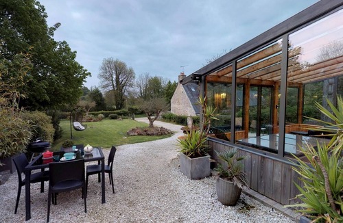 Tamerville Cottage | Boulangerie 6 people : jacuzzi, sauna, 15 min sea