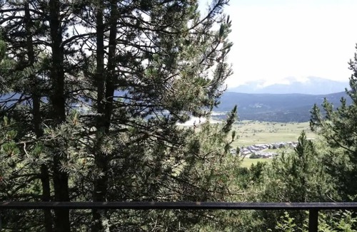 Les Angles Ski Chalet | Breathtaking views from a charming chalet