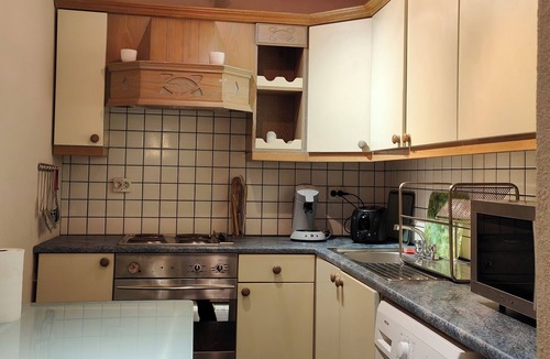Pont-Melvez Bed & Breakfast | Breton cottage with pool