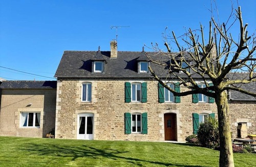 Tredaniel House | Breton farmhouse with garden