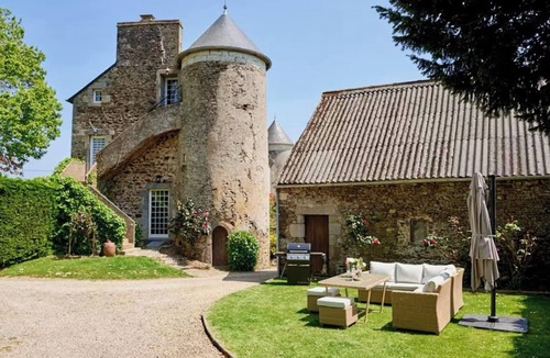 Etables-sur-Mer House | Breton manor house by the sea