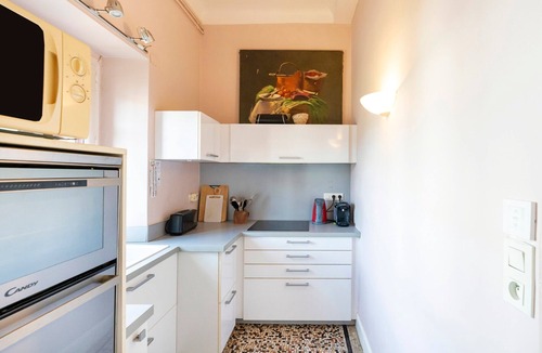 Behobie Apartment | Bright 70 m² Apartment in Urrugne Center