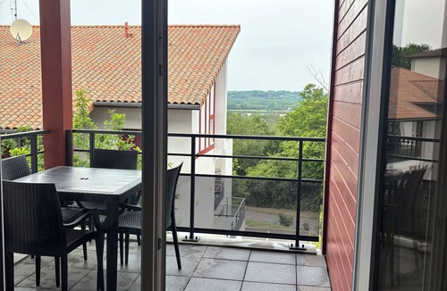 Lahonce Apartment | Bright apartment 15 minutes from Bayonne