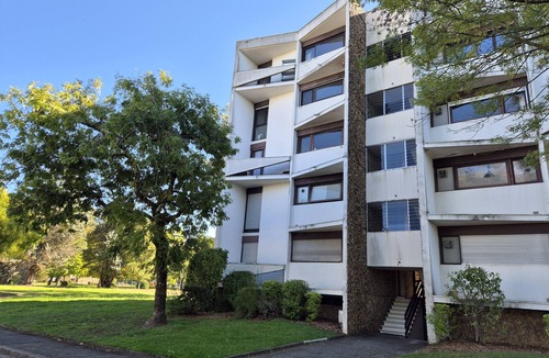Pessac Apartment | Bright apartment for 6 in Pessac
