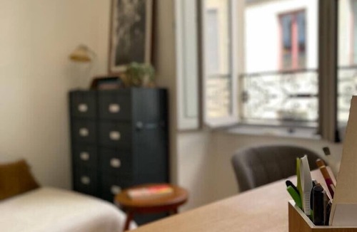 Decre-Cathedrale Apartment | Bright apartment - old renovated building
