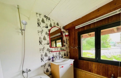 Forville Ski Chalet | Bright chalet with terrace and garden in Briançon