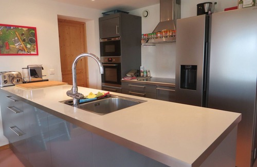 Bangor House | Bright house 800m from beach, pet-friendly, large garden