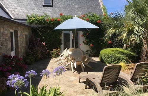 Plouharnel House | Bright house in a typical Breton seaside village