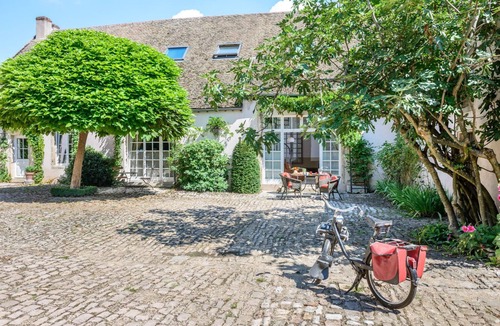 Montagny-les-Beaune House | Bright loft with private courtyard terrace in a charming area of ​1740