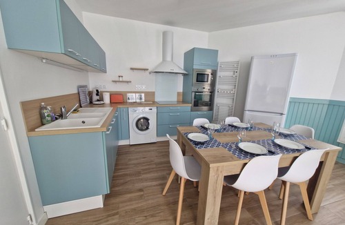 Saint-Guenole Apartment | Bright seaside apartment!