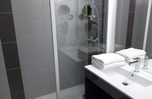 Villefranche-de-Rouergue Hotel | Brit Hotel Confort Villefranche de Rouergue