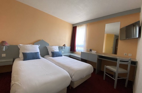 Avermes Hotel | Brit Hotel Essentiel Moulins Avermes
