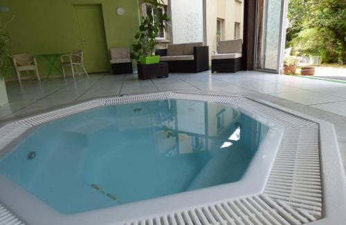 Villefranche-de-Rouergue Hotel | Brit Hotel Confort Villefranche-de-Rouergue