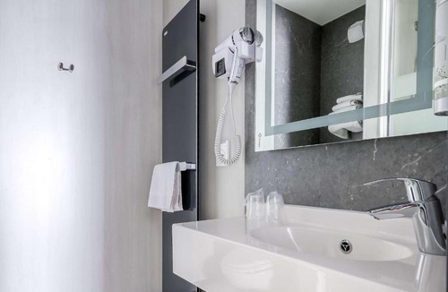 Arnage Hotel | Brit Hotel Le Cottage Le Mans Sud